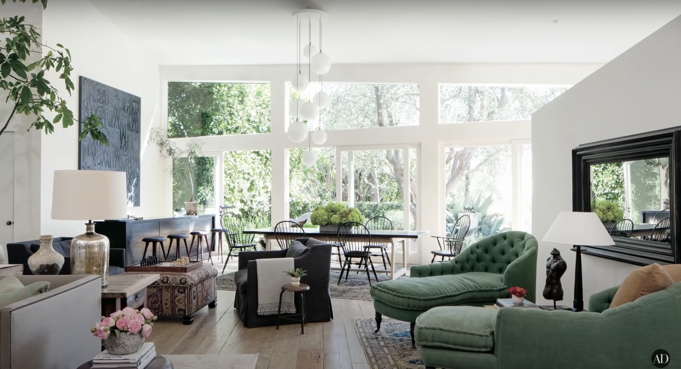 Patrick Dempsey's former Malibu home from a video dated October 29, 2014 | Source: youtube.com/@Archdigest