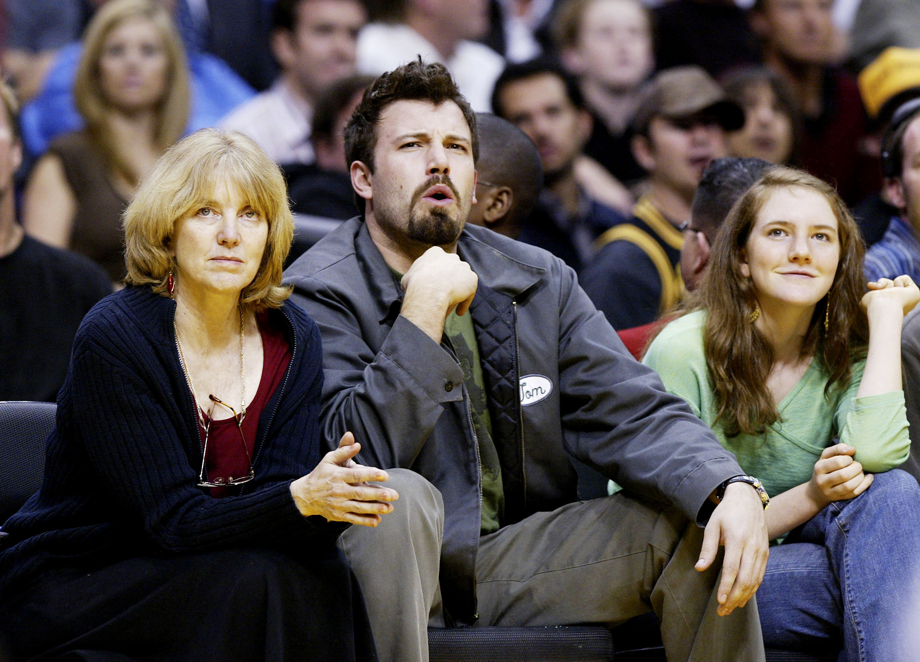 She received a serious diagnosis in December 2025. In this photo, actor Ben Affleck and his mother attended the game between the Los Angeles Lakers and the Portland Trail Blazers at the Staples Center on February 17, 2004, in Los Angeles, California. | Source: Getty Images