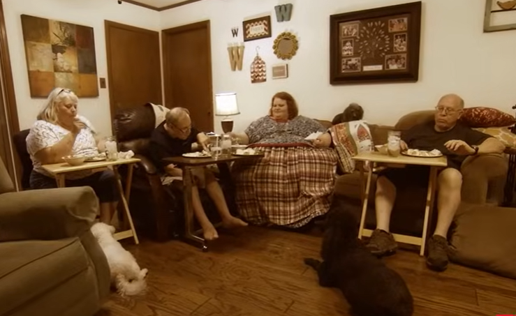 Nikki Webster and her family during an episode of "My 600-lb Life," from a video dated October 30, 2023 | Source: Youtube/@tlc