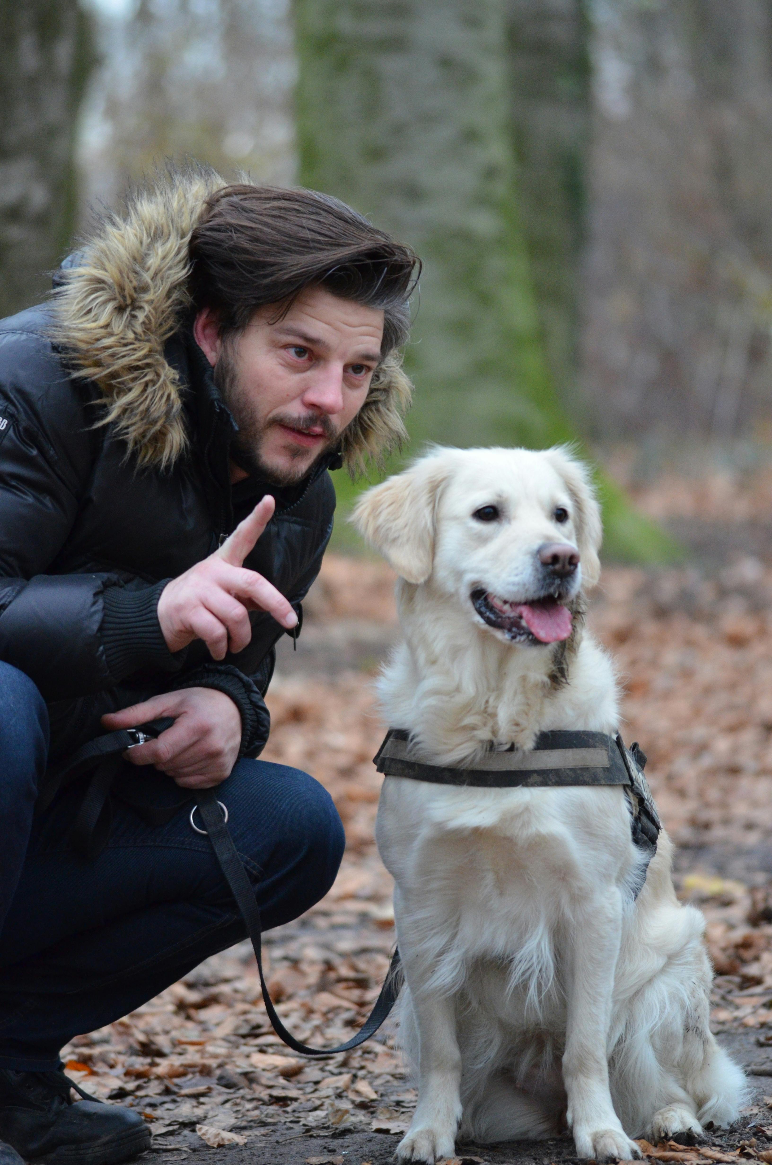 Un hombre y su perro | Fuente: Pexels