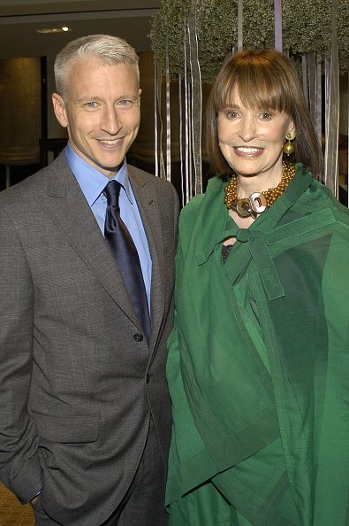 Anderson Cooper and Gloria Vanderbilt at Tiffany Store in New York, New York, United States. | Photo: Getty Images