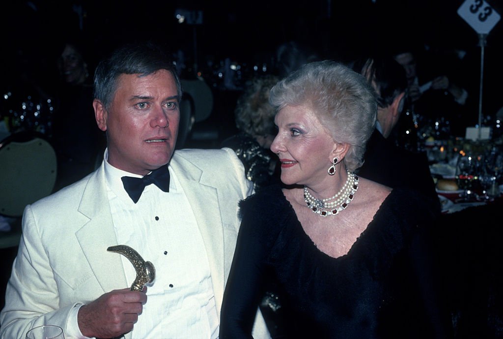 Larry Hagman and his mom Mary Martin circa 1982 in New York City. | Source: Getty Images
