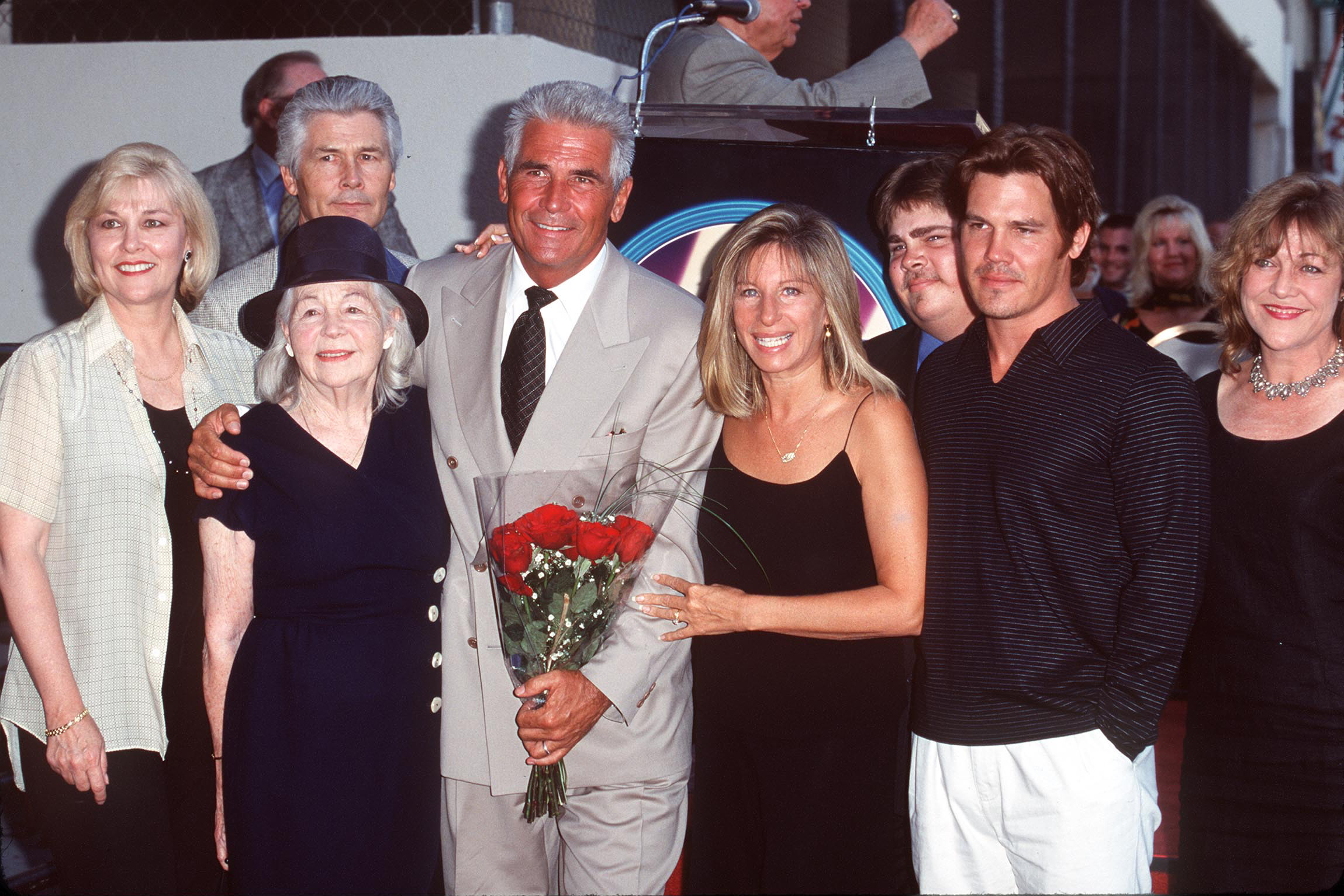 James Brolin (center), Barbra Streisand and guests pictured during James Brolin Honored with a Star on the Hollywood Walk of Fame on August 27, 1998 | Source: Getty Images