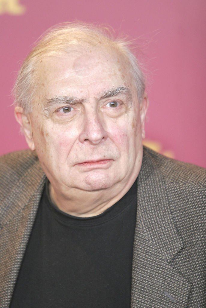 Claude Chabrol pendant le 56e Festival international du film de la Berlinale - Comédie de Power Photocall à Berlin en Allemagne. | Photo : Getty images Claude Chabrol pendant le 56e Festival international du film de la Berlinale - Comédie de Power Photocall à Berlin en Allemagne. | Photo : Getty images