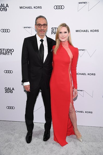 Dan Benton and Stephanie March at The Whitney Museum of American Art on April 09, 2019 in New York City. | Photo: Getty Images
