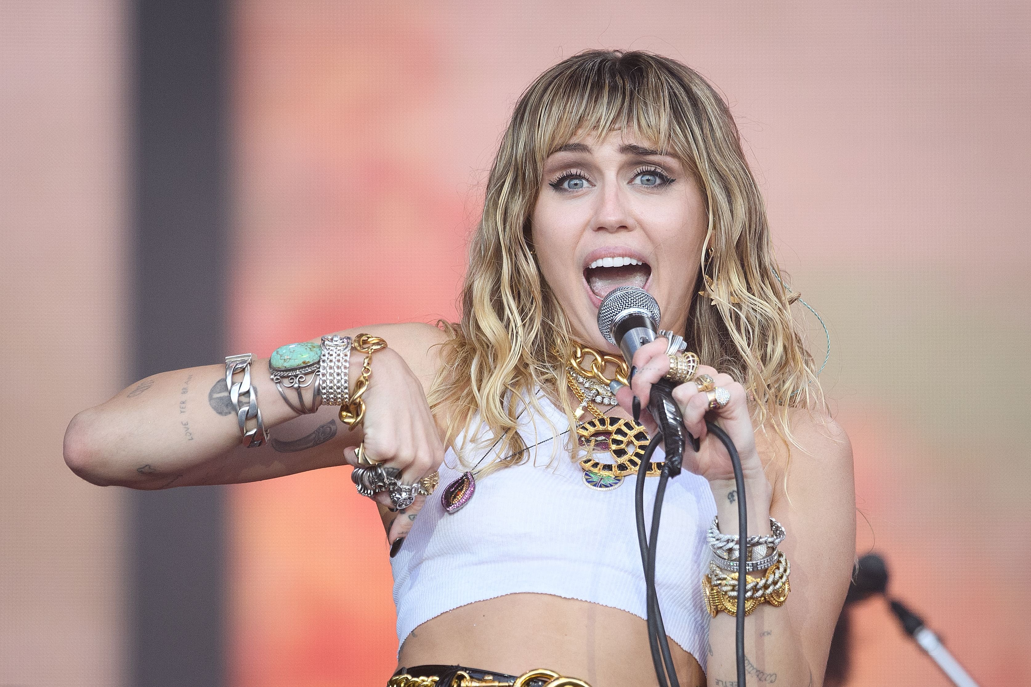 Miley Cyrus on the Pyramid Stage at the Glastonbury Festival at Worthy Farm, Pilton on June 30, 2019, in Glastonbury, England | Photo: Leon Neal/Getty Images