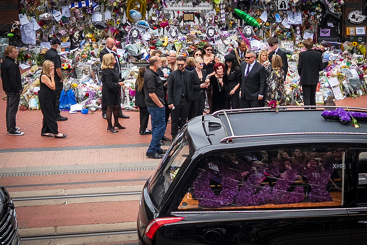 Louis, Sharon, Jack, Kelly, and Aimee Osbourne at the Black Sabbath Bridge where emotional tributes were placed in honor of the late Ozzy Osbourne on July 30, 2025 in Birmingham, England | Source: Getty Images