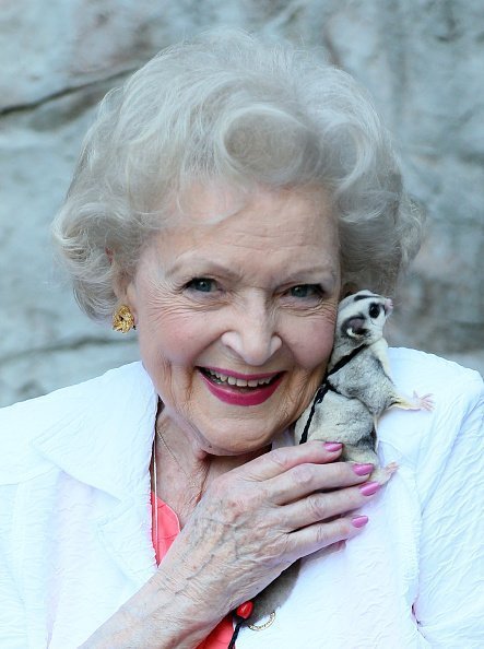 Betty White at the Los Angeles Zoo on June 20, 2015 in Los Angeles, California. | Photo: Getty Images