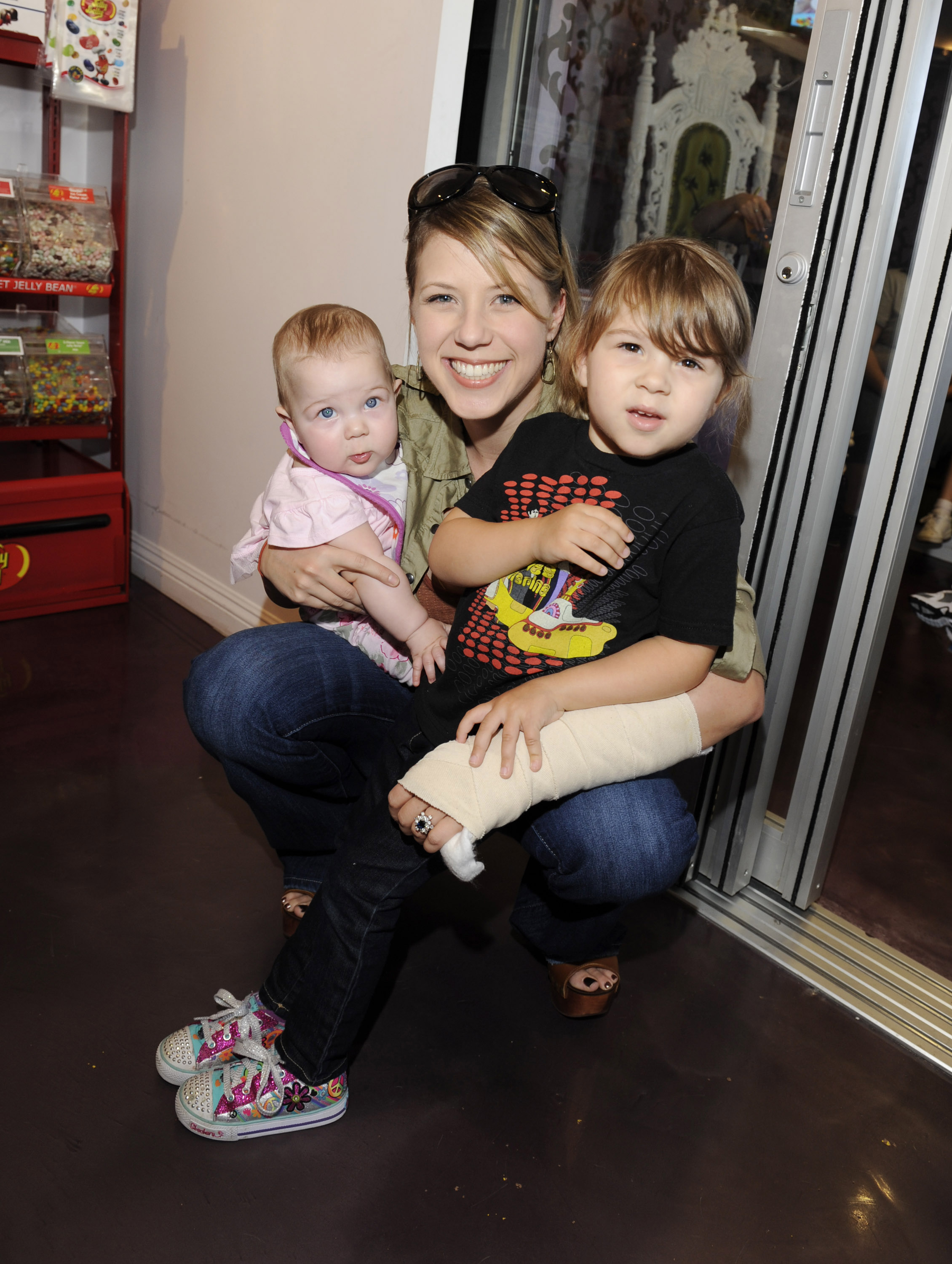 Jodie Sweetin, daughters Beatrix Carlin Coyle and Zoie Laurel May Herpin attend the Sweet Harts "Play Date" Launch Party Benefitting The Art of Elysium at Sweet Harts on March 5, 2011, in Sherman Oaks, California. | Source: Getty Images