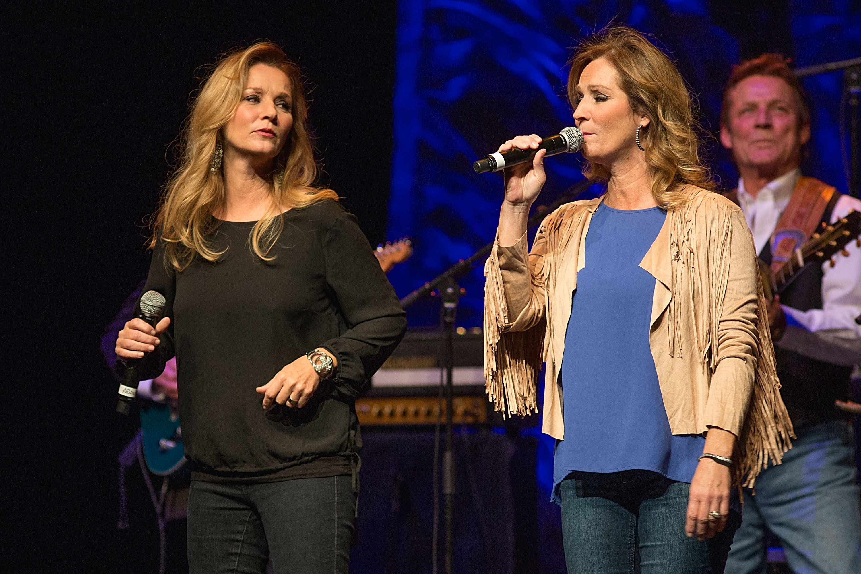 Peggy and Patsy Lynn perform in support of Loretta Lynn at ACL Live in Austin, Texas, on October 18, 2015. | Source: Getty Images