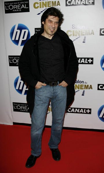 Georges Corraface assiste à l'ouverture du Salon du Cinéma à la Grande Halle de la Villette. | Photo : Getty Images