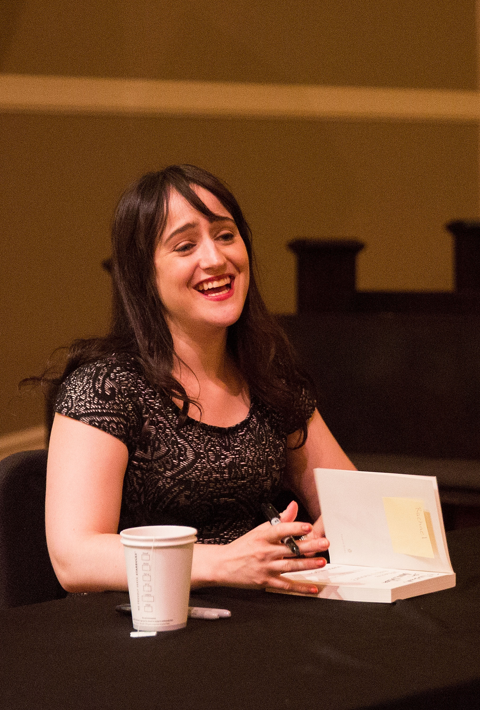 Mara Wilson signs copies of her new book in Seattle, Washington, on September 21, 2016. | Source: Getty Images