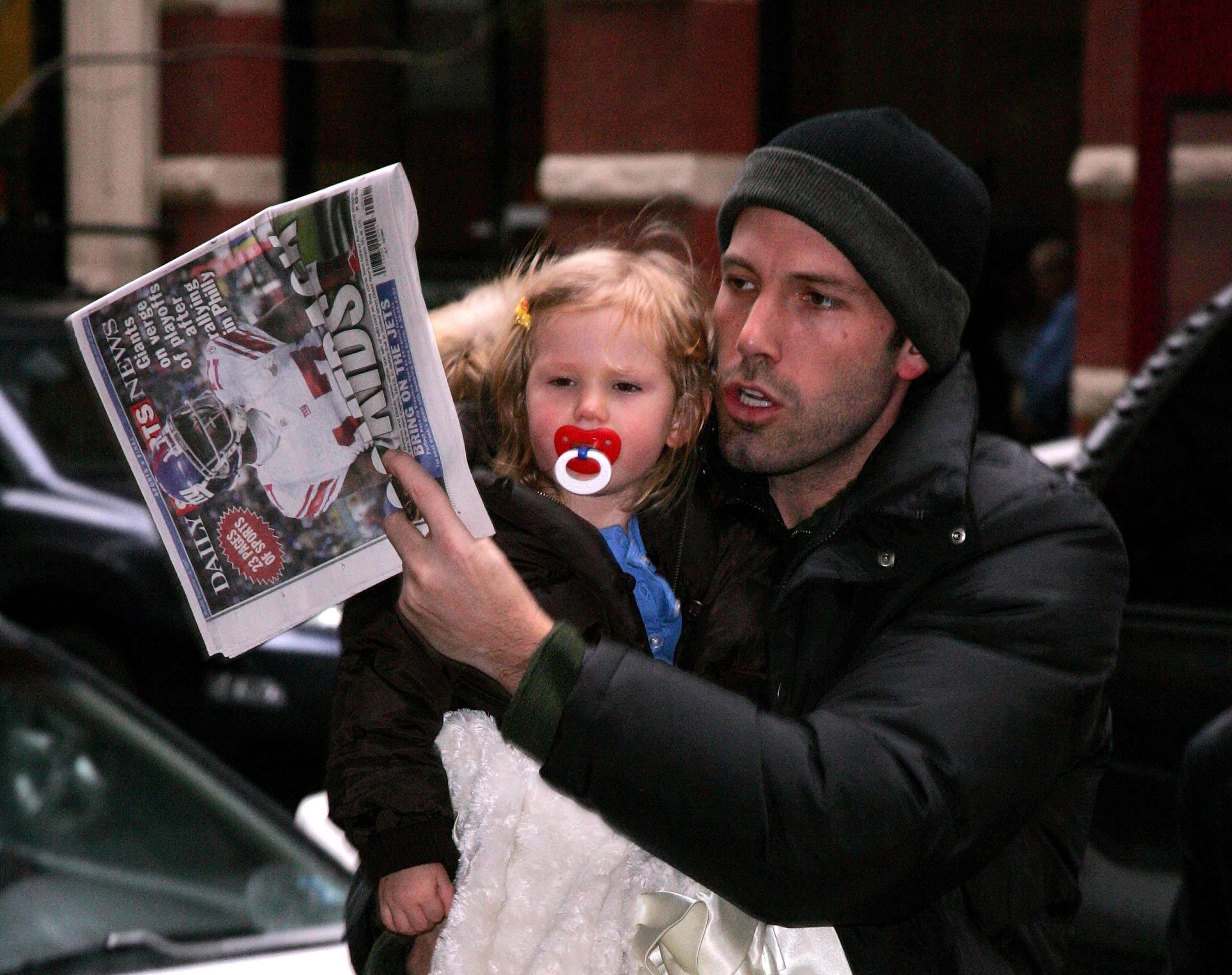 Ben Affleck and his daughter Violet Affleck seen on December 10, 2007, in New York City. | Source: James Devaney/WireImage/Getty Images