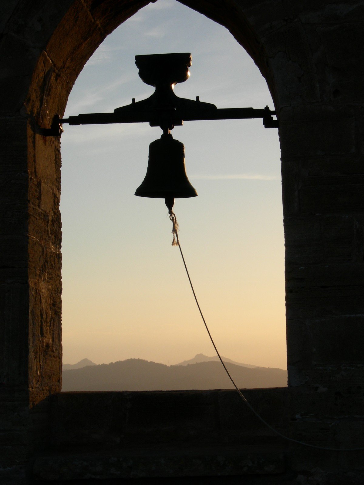 Las Campanas de Pascua. | Imagen: PxHere Las Campanas de Pascua. | Imagen: PxHere