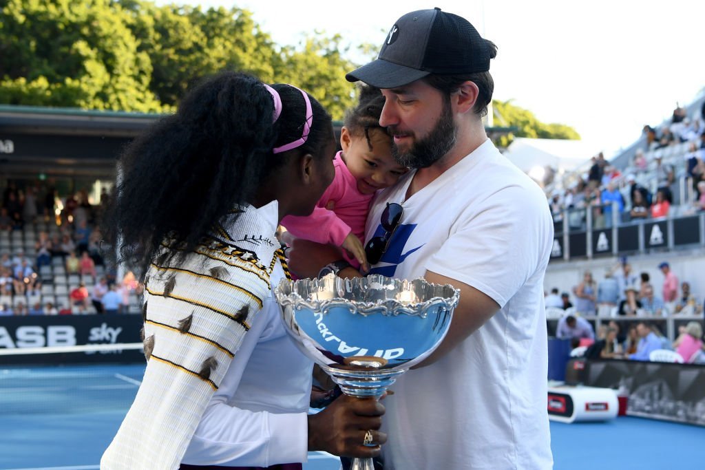 Alexis Olympia, daughter of Serena Williams and husband Alexis Ohanian congratulate Serena Williams after she won her final match against Jessica Pegula of USA at ASB Tennis Centre | Photo: Getty Images