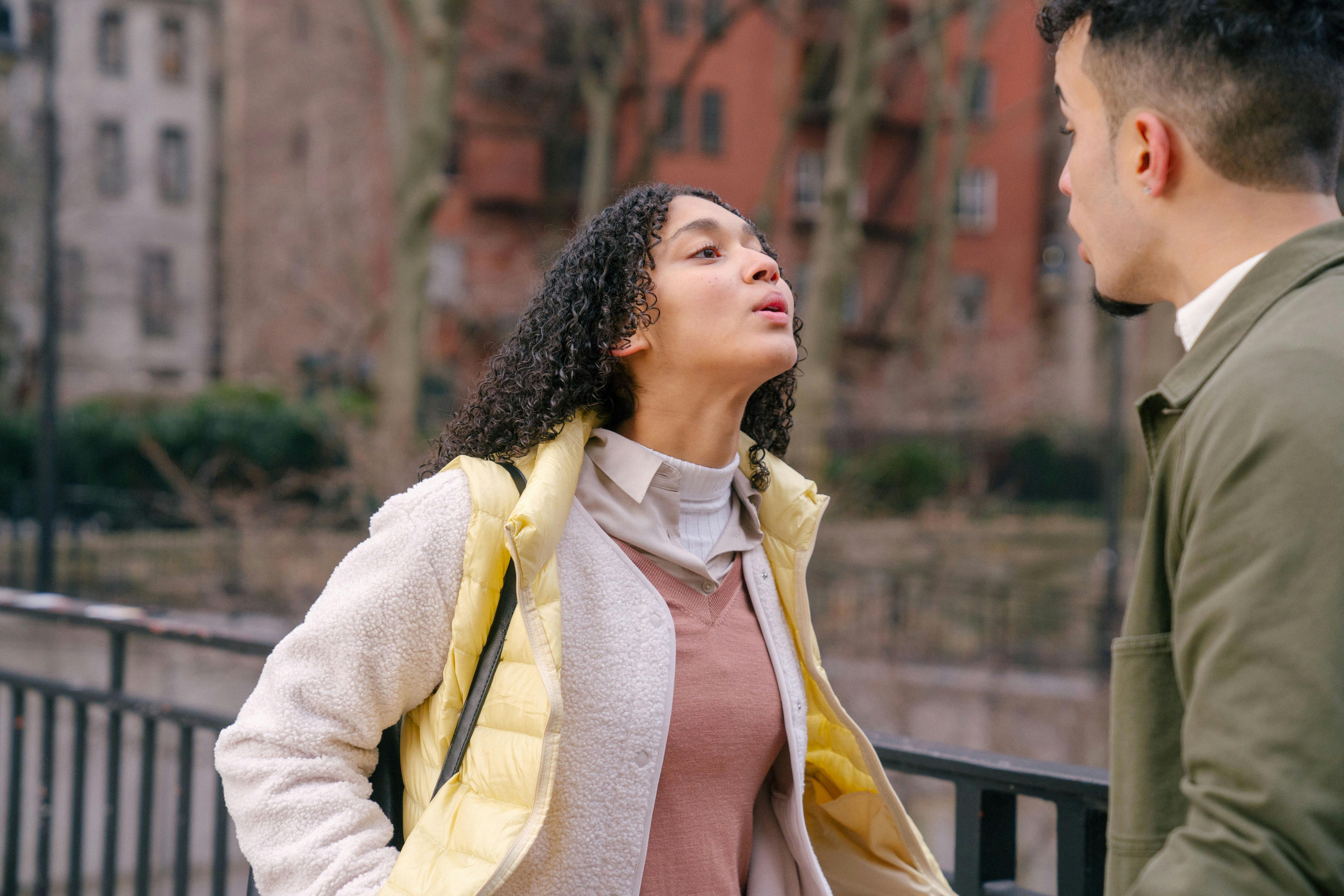 A couple disagreeing | Source: Pexels