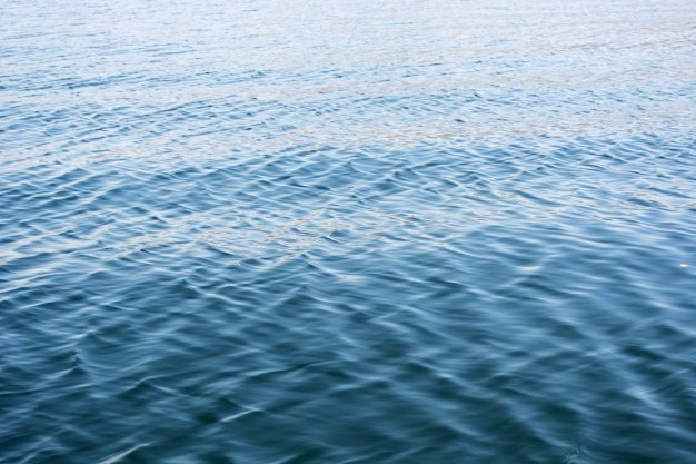 Un lac | Photo : Freepik Un lac | Photo : Freepik