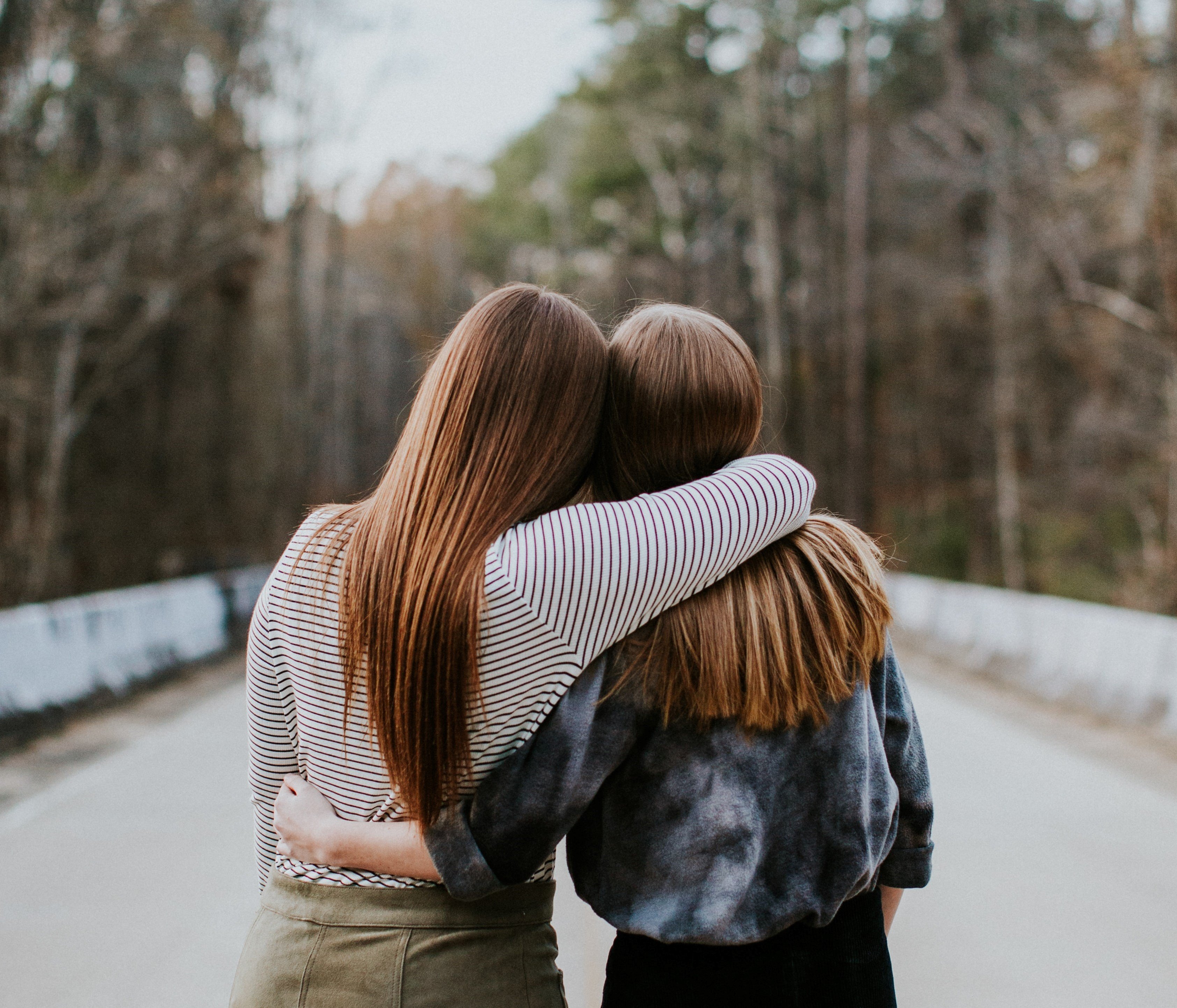 After years of no contact, Karen united with her long-lost sister, Violet. | Source: Unsplash