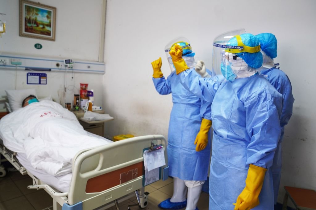 Le personnel soignant anti-covid.| Photo : Getty Images