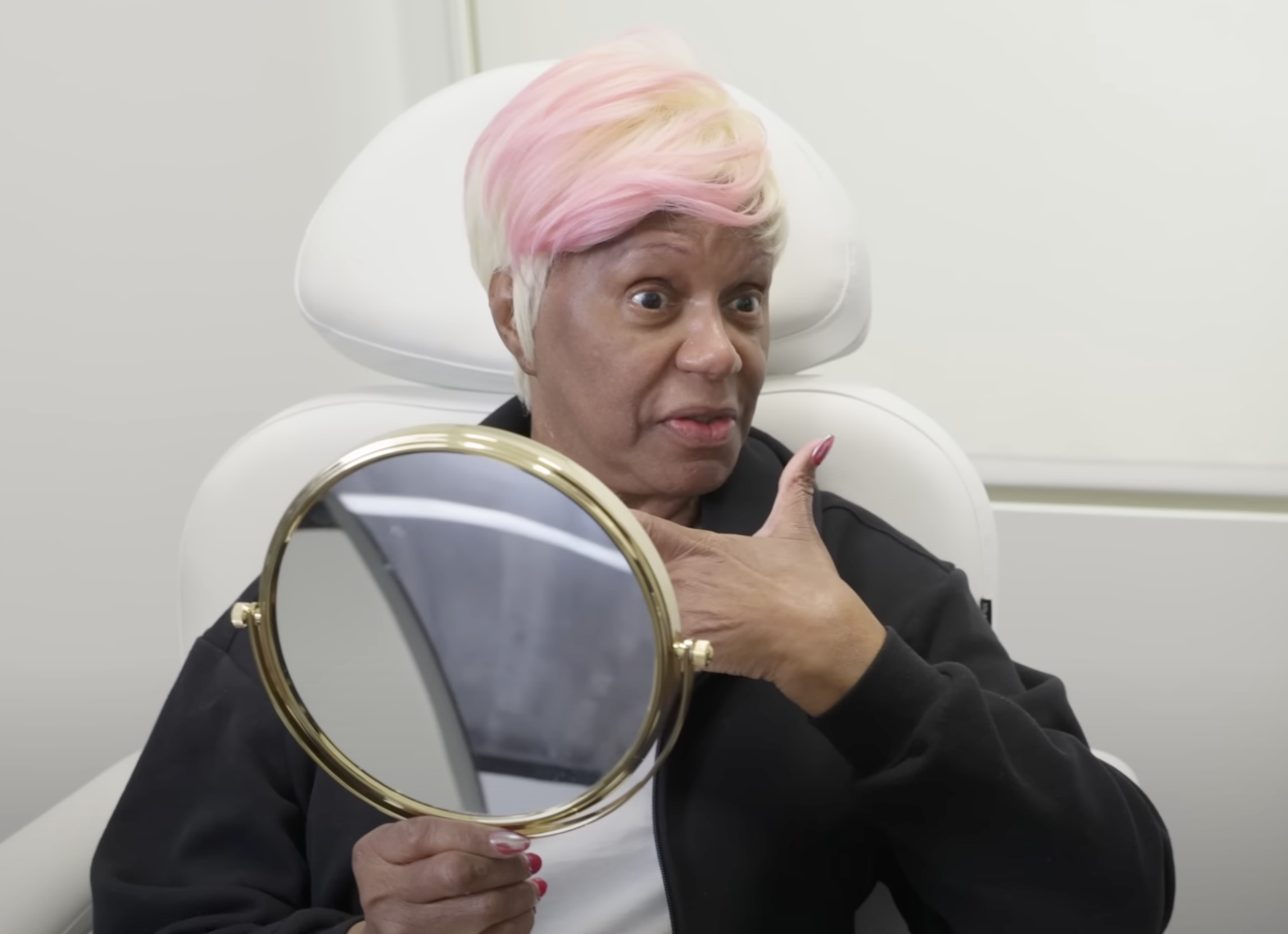 Diana before the procedure, dated August 23, 2024 | Source: YouTube/@Dr.Truesdale