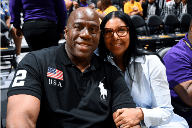 Magic Johnson poses for a picture with his wife Cookie during the 2017 WNBA Playoffs on September 12, 2017 at STAPLES Center | Photo: Getty Images