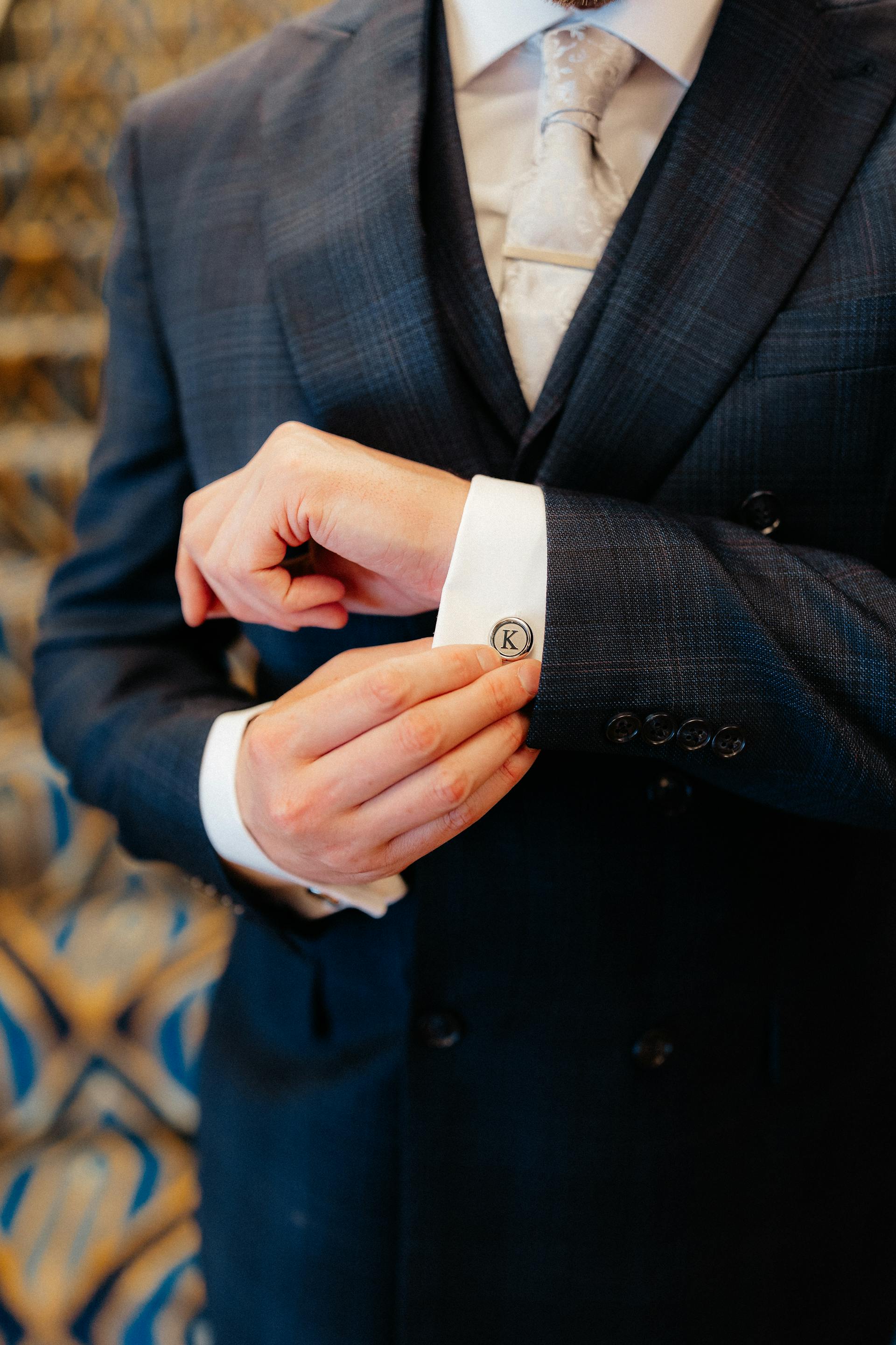 A man in an elegant suit | Source: Pexels