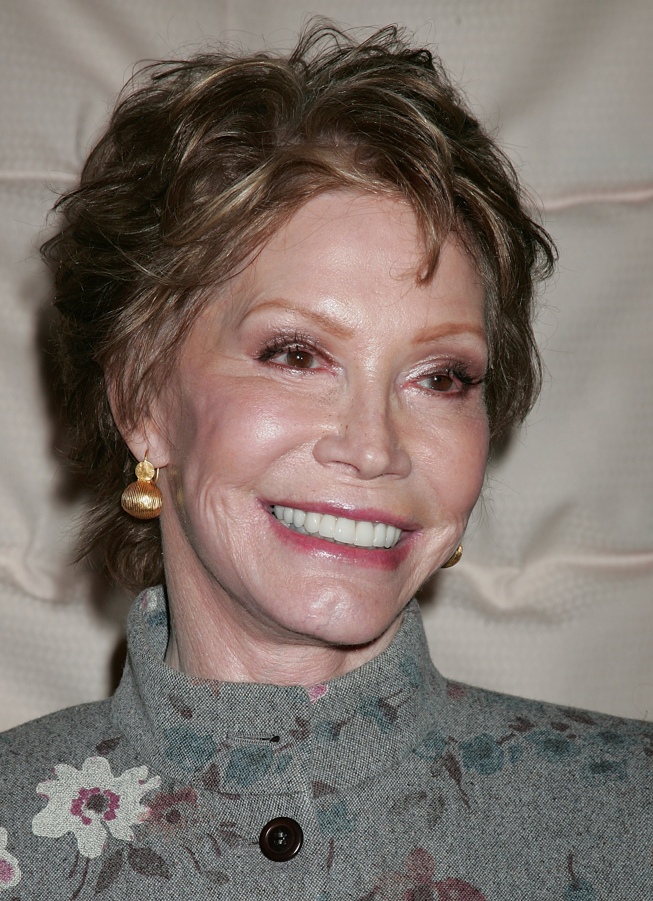 Mary Tyler Moore attends the Pacific Pioneer Broadcasters luncheon at the Sportsmen's Lodge on March 21, 2008 in Studio City, California | Source: Getty Images