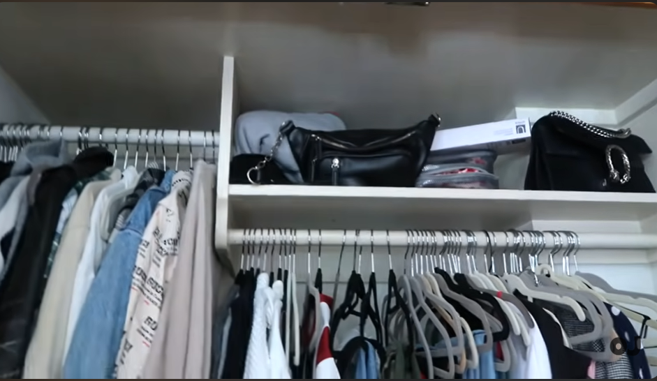 Olivia Jades former dorm room in USC from a video dated September 5, 2018 | Source: youtube.com/@oliviajadebeauty