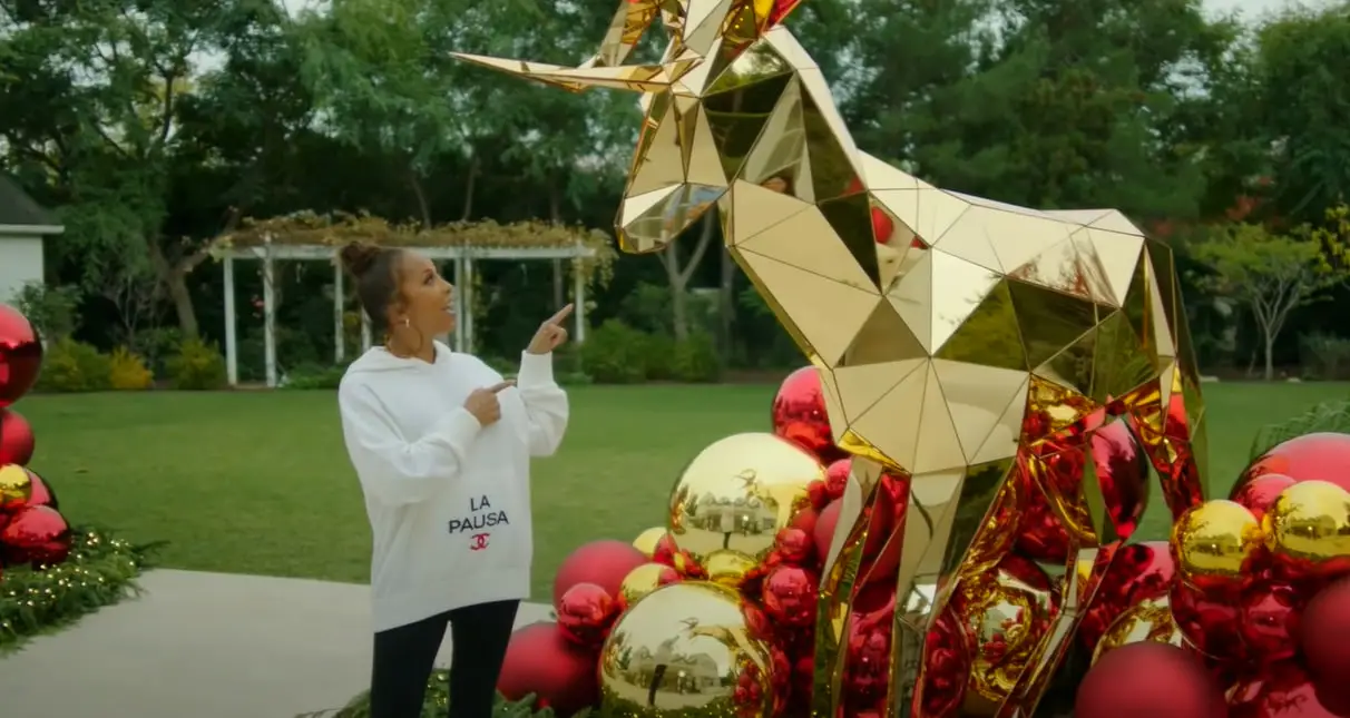 Steve Harvey's Christmas decorations from a video dated December 15, 2018 | Source: youtube.com/@SteveHarvey