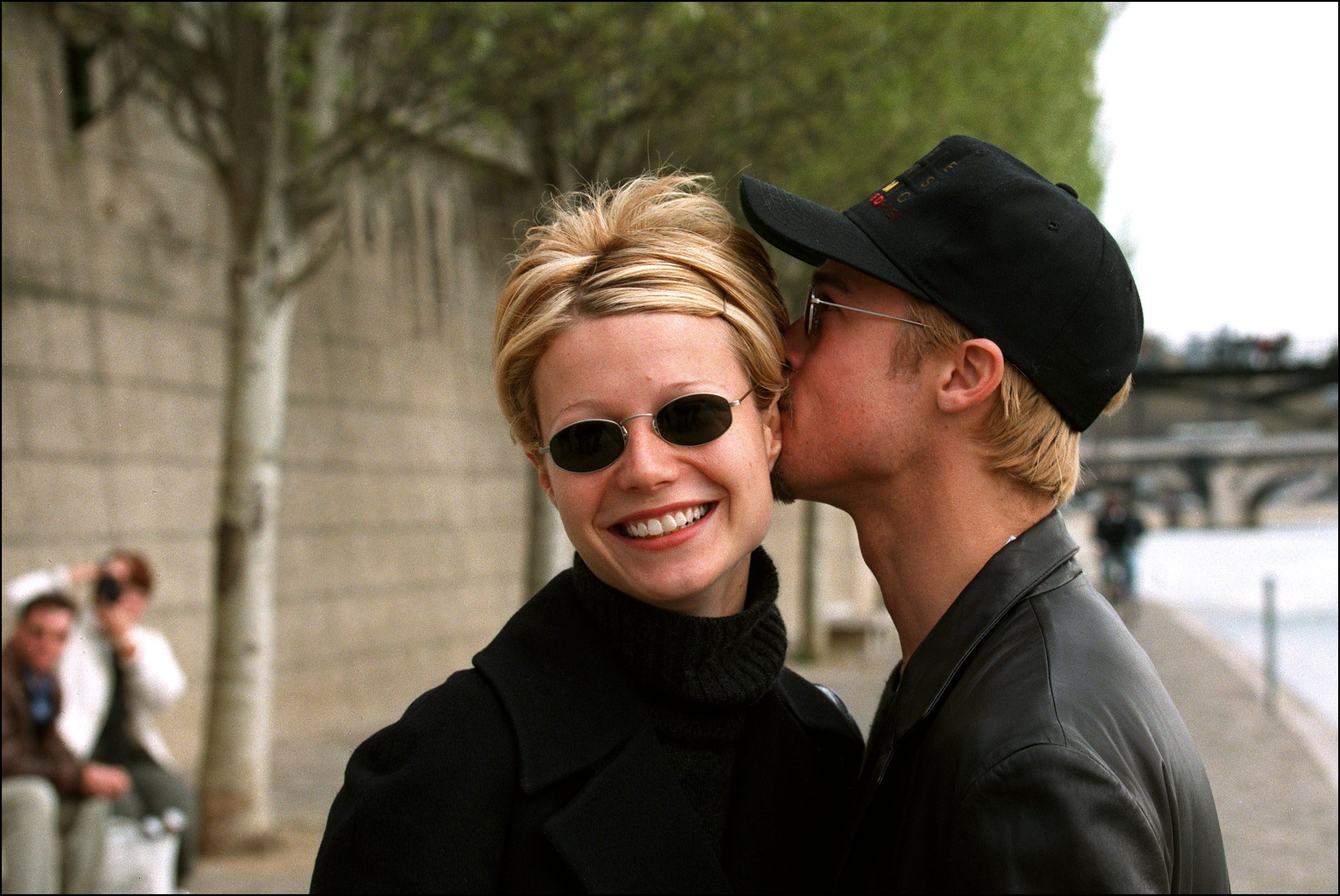 Gwyneth Paltrow and Brad Pitt in Paris on March 29, 1997 | Source: Getty Images