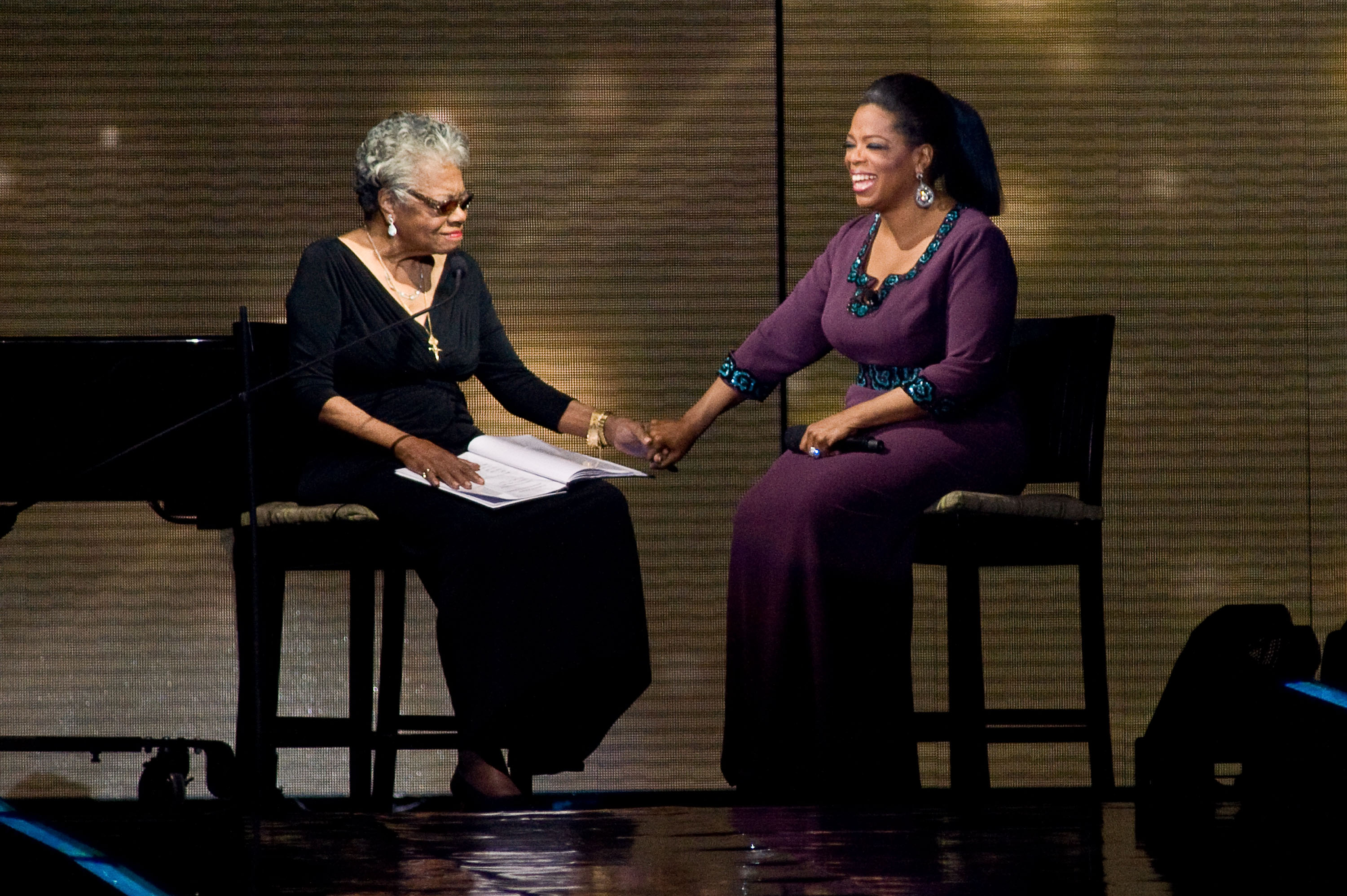 Maya Angelou and Oprah Winfrey at the "Surprise Oprah! A Farewell Spectacular" event in Chicago, Illinois on May 17, 2011 | Source: Getty Images