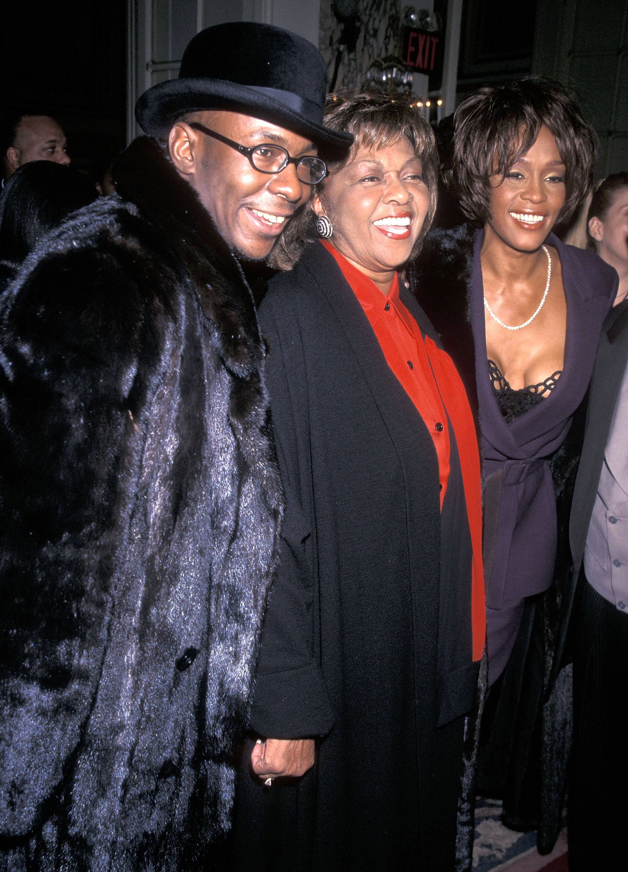 Bobby Brown, Whitney, and Cissy Houston at the 40th Annual Grammy Awards pre-party in New York City on February 24, 1998 | Source: Getty Images