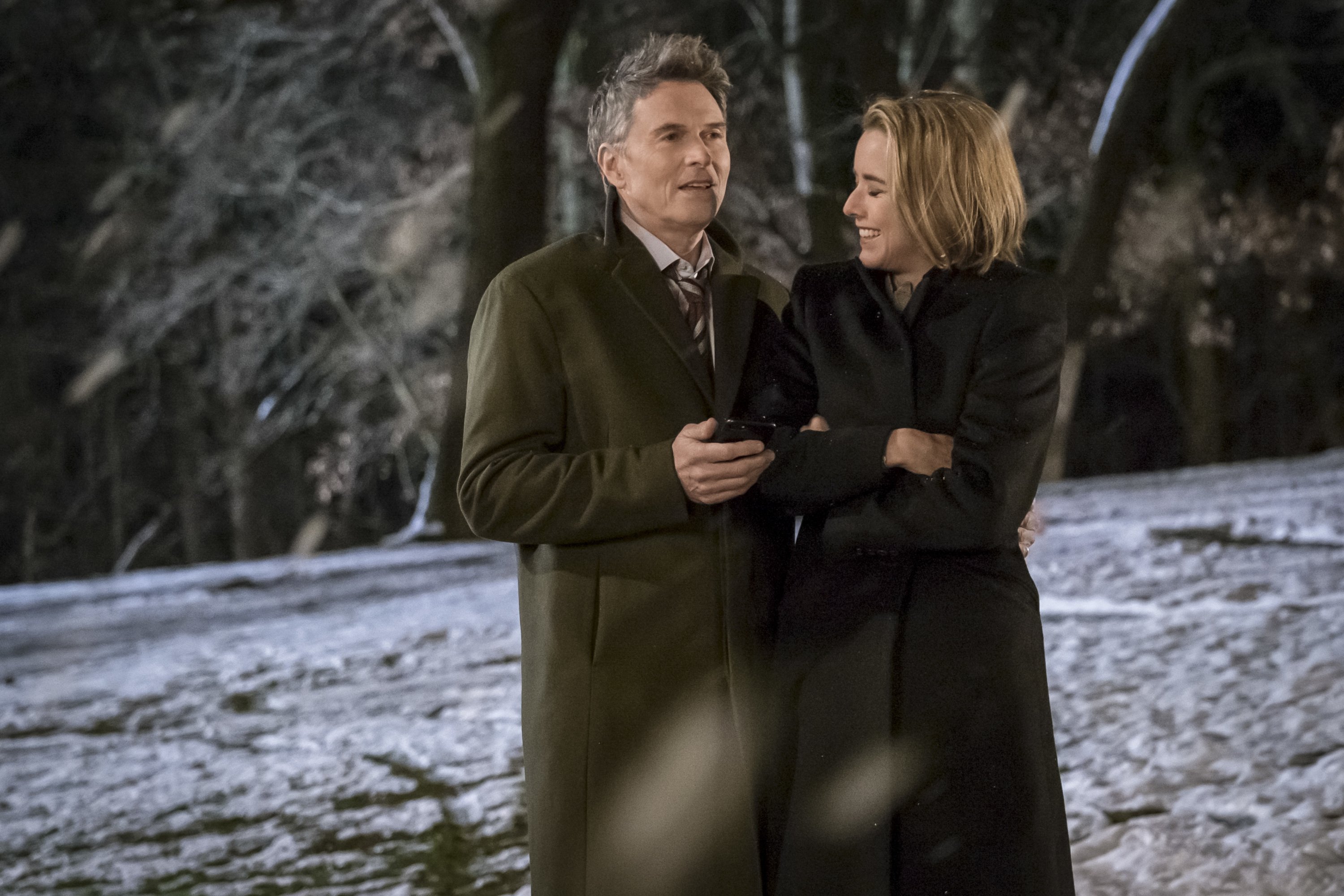 Tim Daly as Henry McCord and Téa Leoni as Elizabeth McCord on "Madam Secretary" on December 11, 2017 | Source: Getty Images