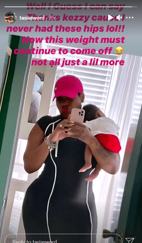 A cute picture of Fantasia Barrino taking a mirror self with her son on Instagram | Photo: Ibstagram/tasiasworld