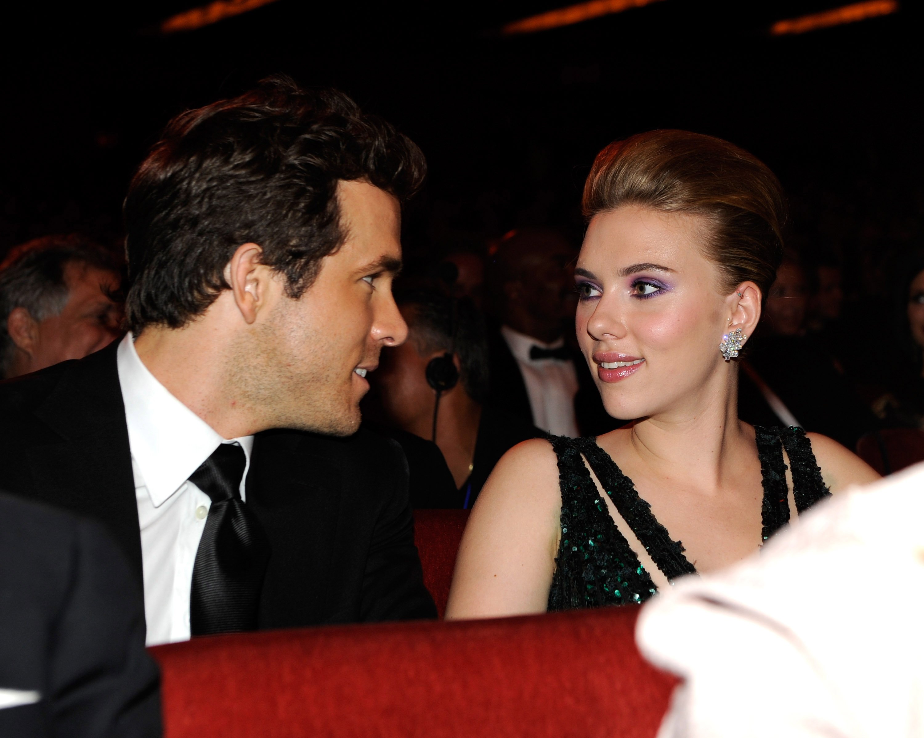 Ryan Reynolds and Scarlett Johansson at the 2010 Annual Tony Awards on June 13, 2010, in New York | Source: Getty Images