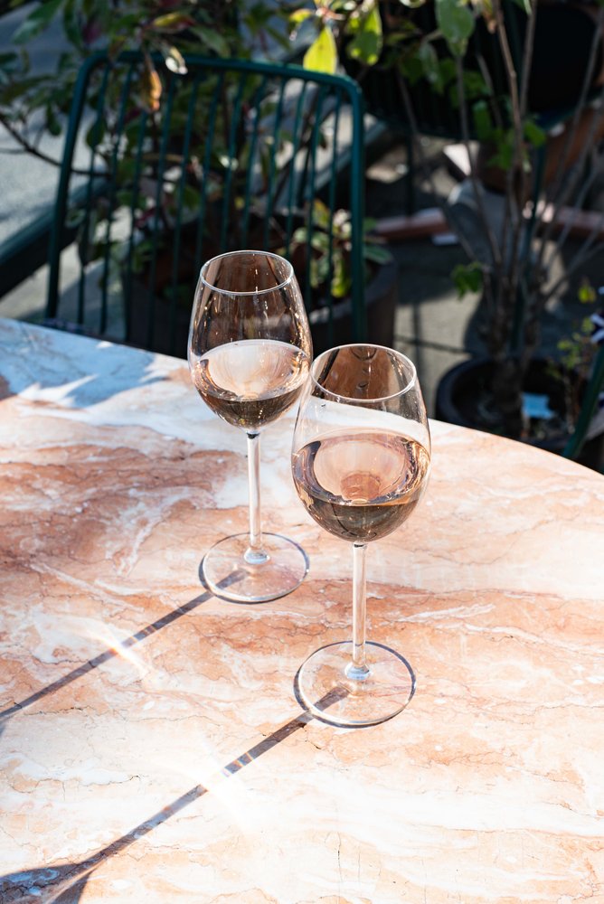 Two glasses of rosé wine. | Photo: Shutterstock