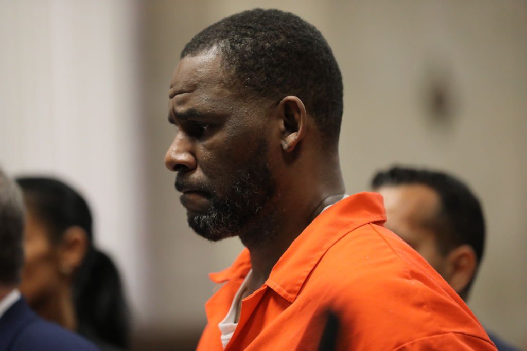 R. Kelly appears in an orange jumpsuit during a court hearing at the Leighton Criminal Courthouse on September 17, 2019, in Chicago, Illinois | Source: Antonio Perez - Pool via Getty Images