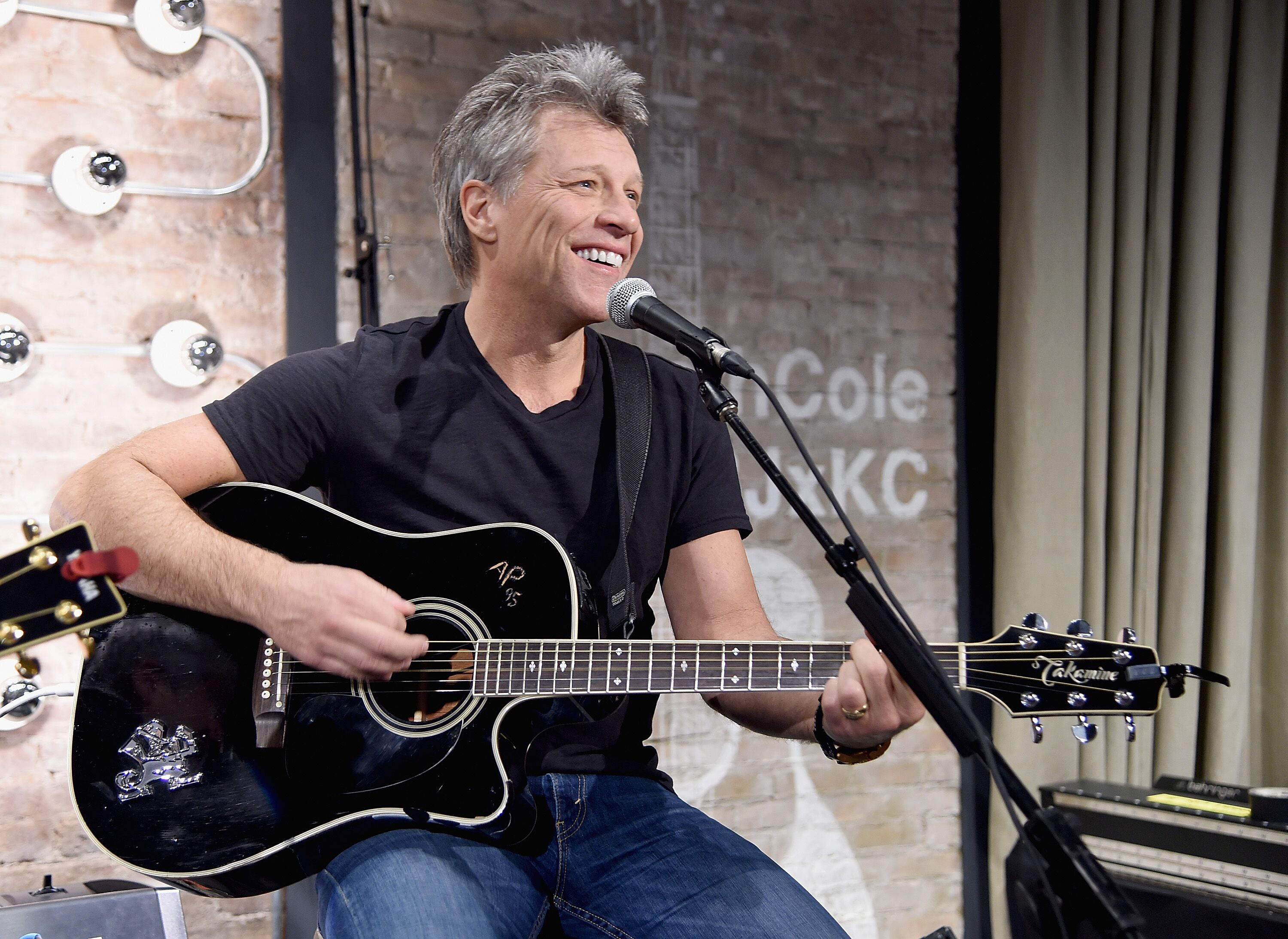 Jon Bon Jovi performs at the Jon Bon Jovi & Kenneth Cole Curated Acoustic Concert - Mercedes-Benz Fashion Week Fall 2015 on February 12, 2015 in New York City | Photo: Getty Images