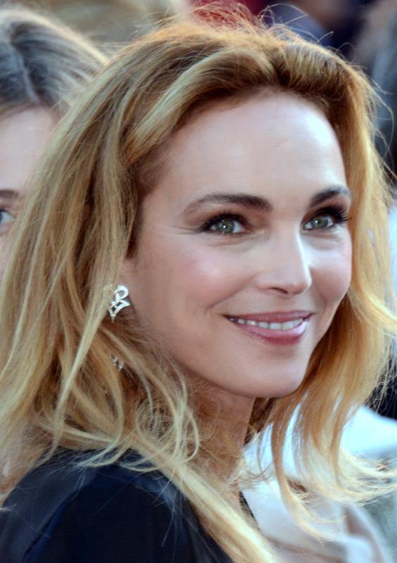 La photo de Claire Keim à Cannes en 2014 | Source: Wikimedia Commons La photo de Claire Keim à Cannes en 2014 | Source: Wikimedia Commons