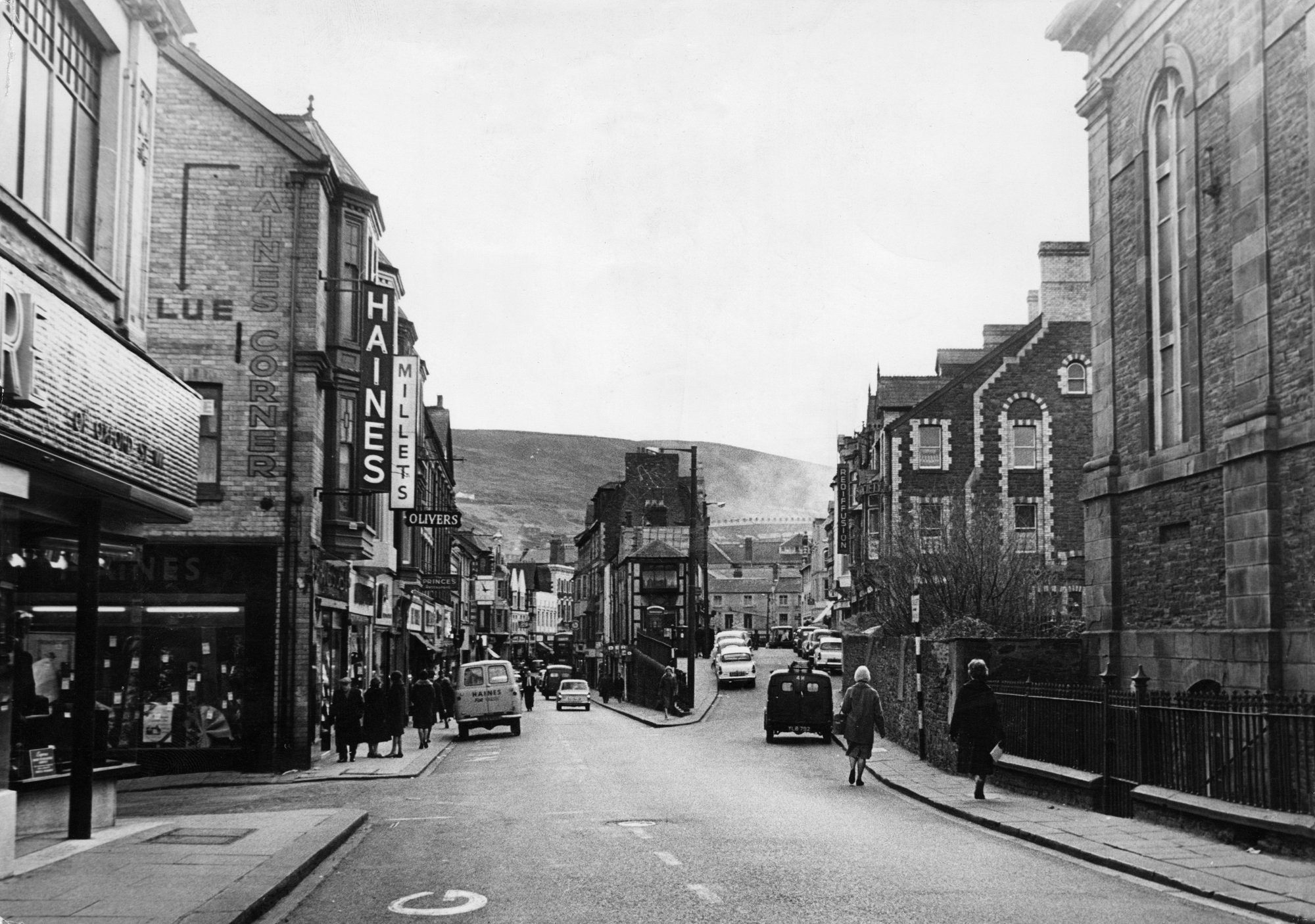 Calles de Cardiff, Gales, en 1965. | Foto: Getty Images