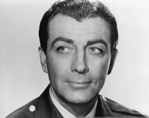 American actor Robert Taylor (1911 - 1969) in US military uniform, circa 1944. | Source: Getty Images