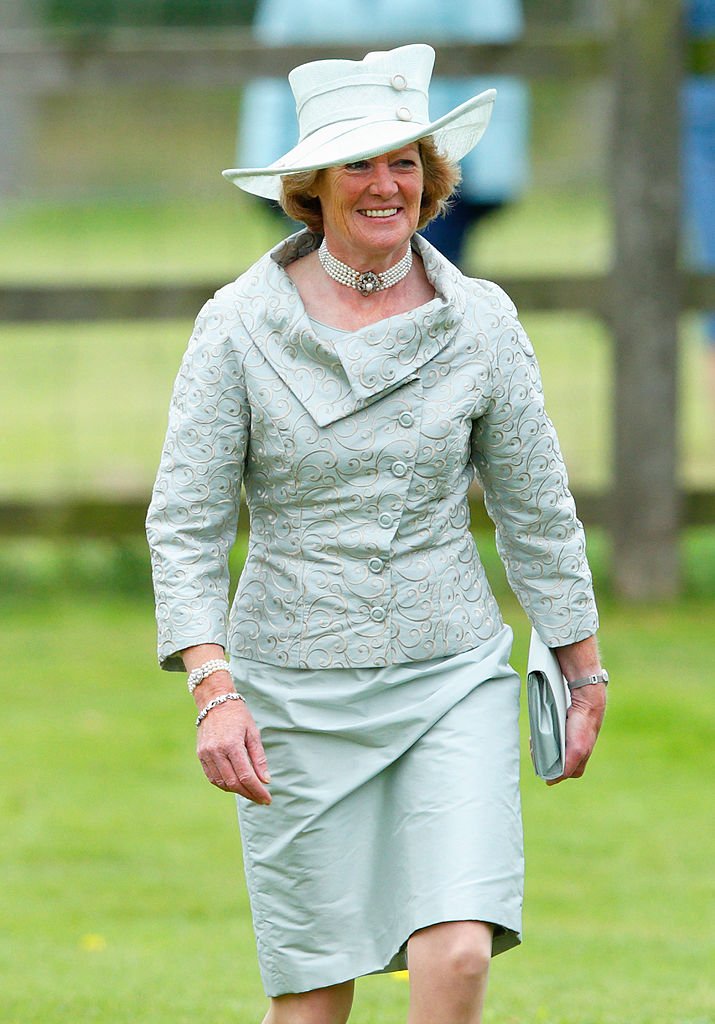 Lady Sarah McCorquodale assiste au mariage de James Meade et de Lady Laura Marsham à l'église paroissiale de Saint-Nicolas à Gayton en septembre 14 décembre 2013 près de King's Lynn, en Angleterre. | Photo : Getty Images