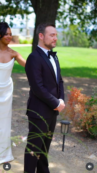Britt Stewart and Daniel Durant during their private first look moment. | Source: Instagram/lightcannonfilms
