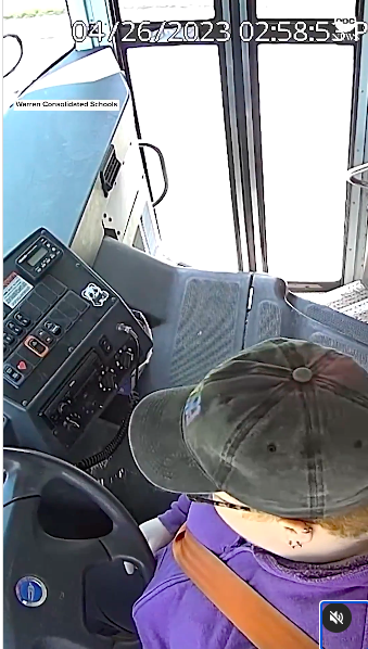 Conductora del autobús inconsciente | Foto: Instagram.com/ ABC News