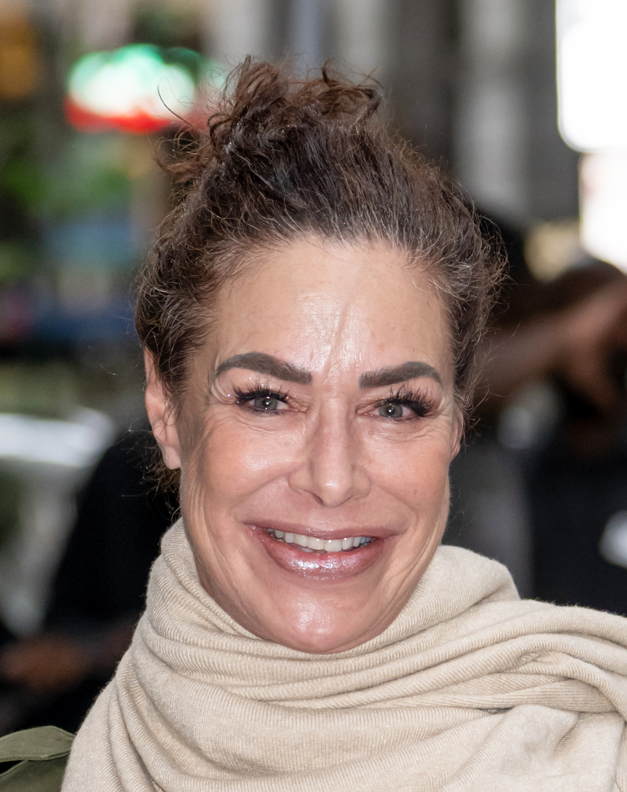 Claudia Wells smiles during a FAN EXPO Philadelphia appearance on May 18, 2025 | Source: Getty Images