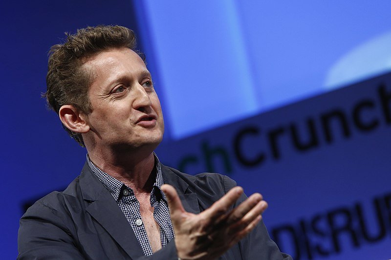  Alex Winter speaks onstage at the TechCrunch Disrupt NY 2013. | Source: Wikimedia Commons
