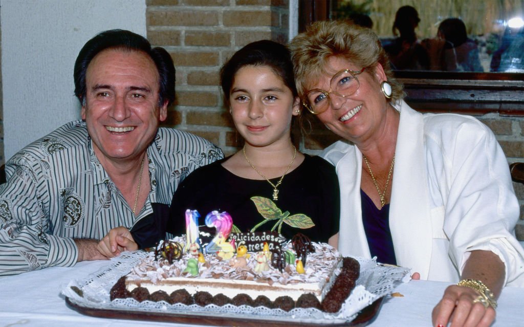 Manolo Escobar y Anita Marx en el cumpleaños número 12 de su hija Vanessa. | Foto: Getty Images.