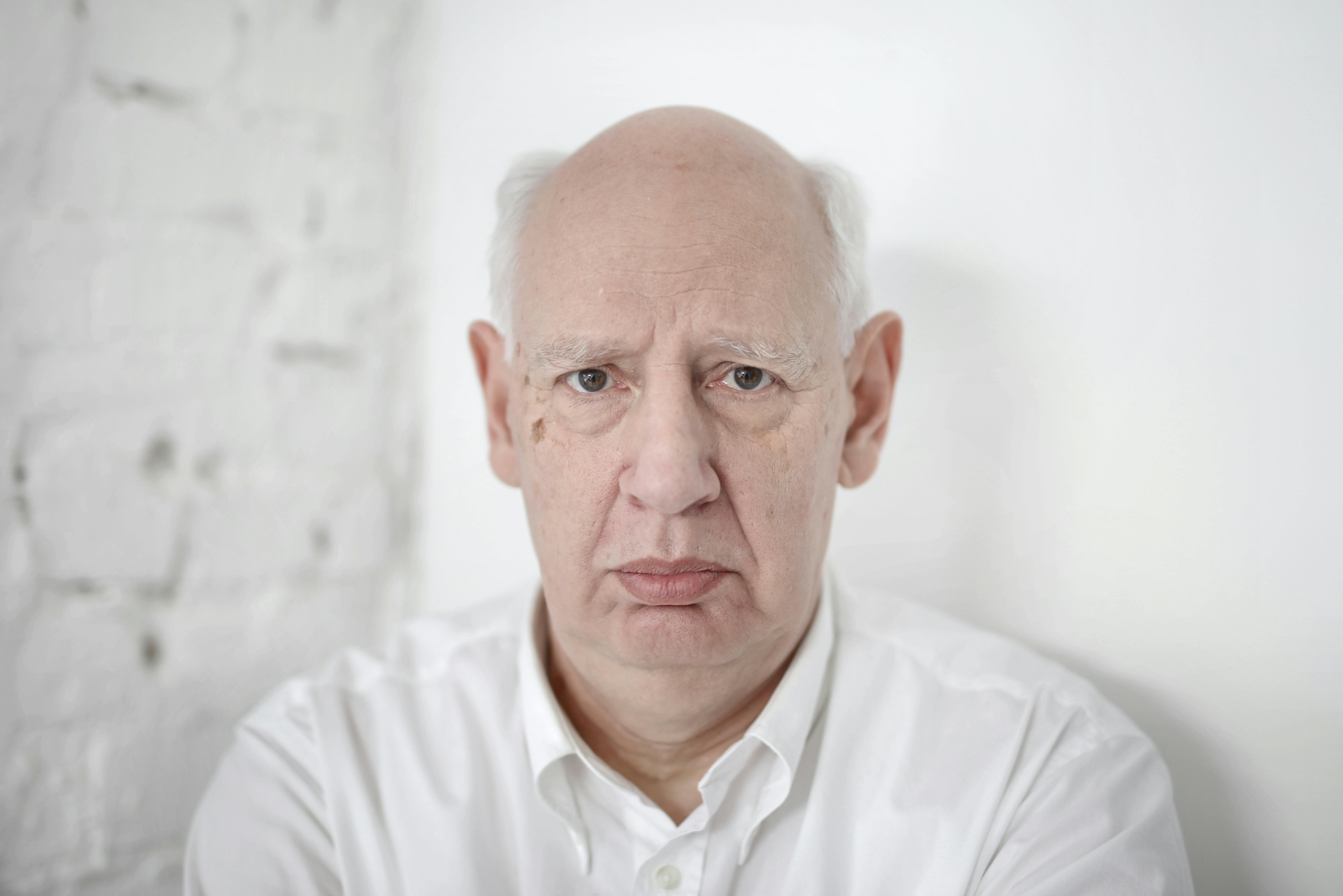 A frustrated elderly man | Source: Pexels