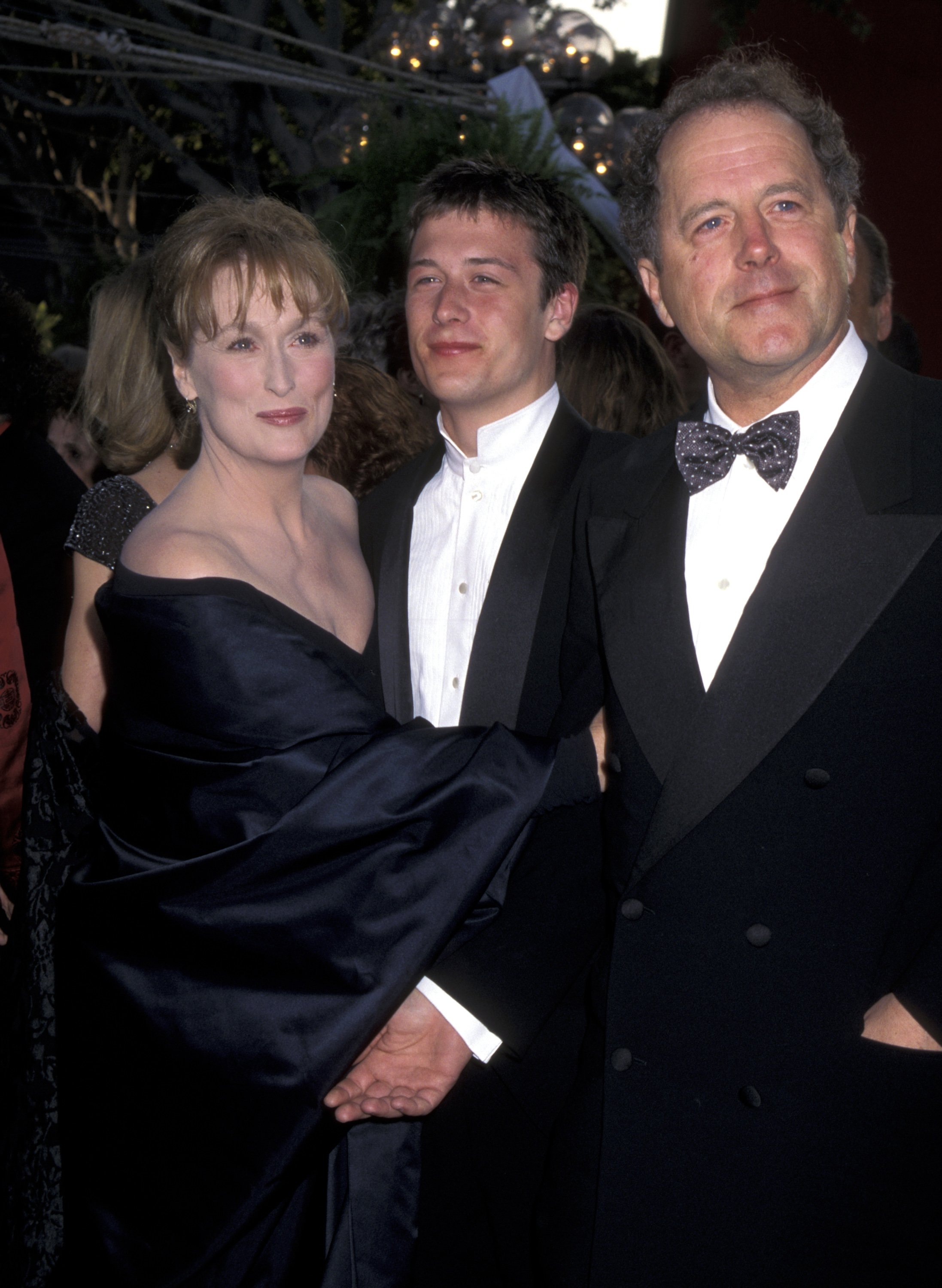 Meryl Streep, Donald Gummer, and\u00a0Henry Gummer at the 68th Annual Academy Awards, on March 25, 1996, in California. | Source: Getty Images