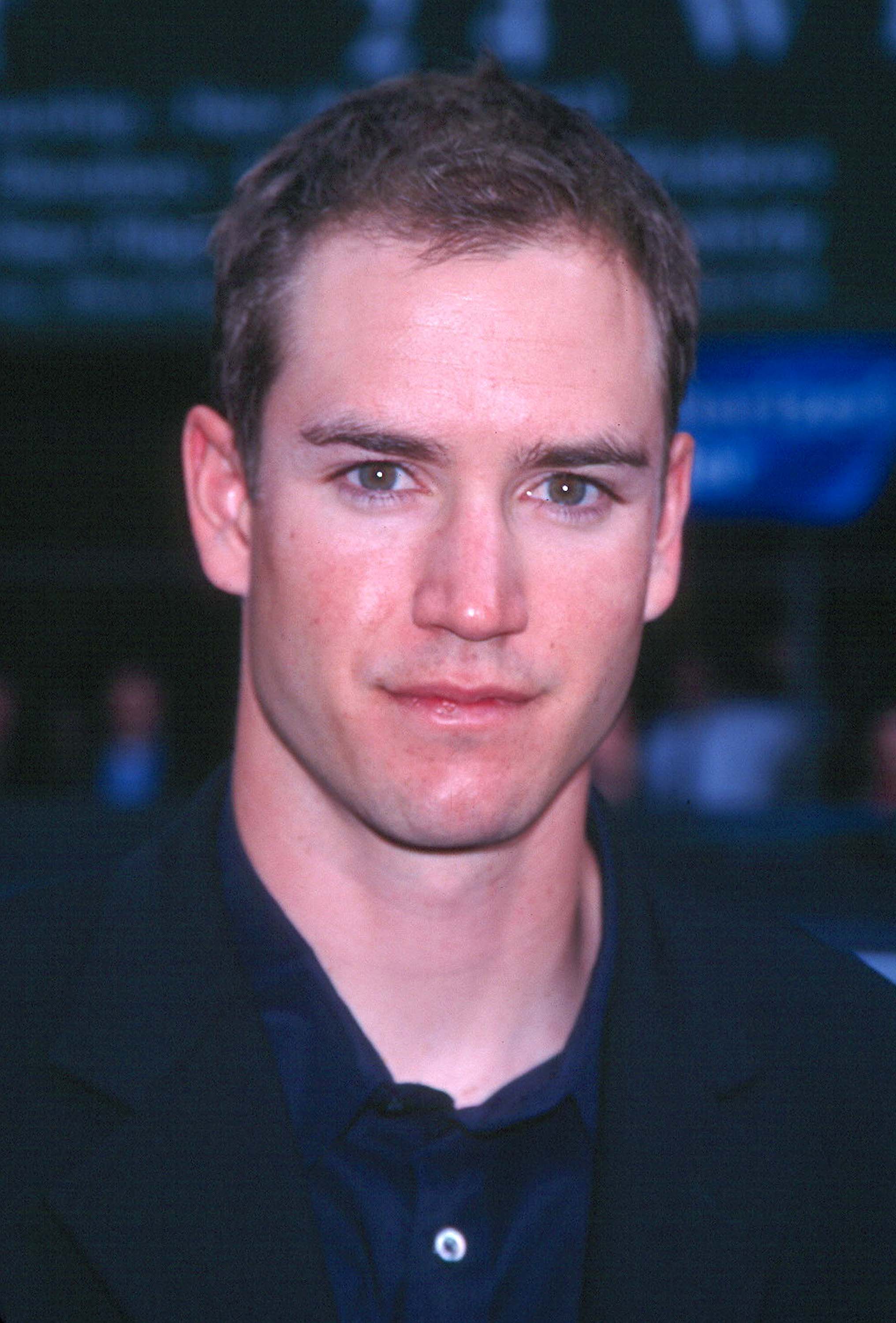 The actor poses during ABC's Up Front Party on May 15, 2001 | Source: Getty Images